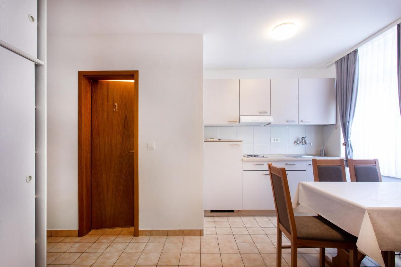Apartmaji Pri Perotu Izola Exterior photo