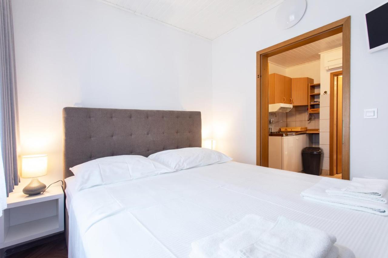 Apartmaji Pri Perotu Izola Exterior photo