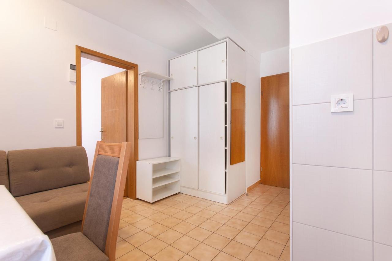 Apartmaji Pri Perotu Izola Exterior photo