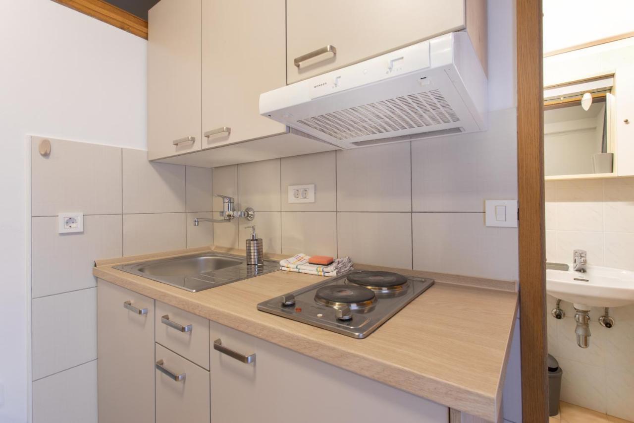 Apartmaji Pri Perotu Izola Exterior photo